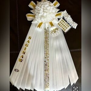 Senior Mum Corsage OR Garter with one white Mum with Gold or Silver Senior Theme